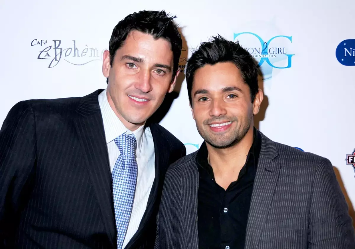 Jonathan Knight and Harley Rodriguez are married.