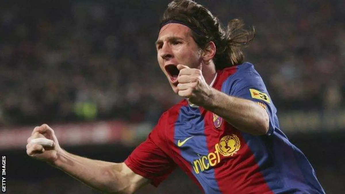 Lionel Messi celebrates goal against Real Madrid in 2007