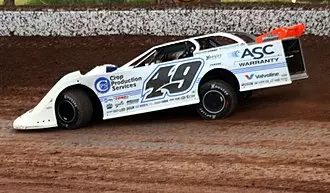 Jonathan Davenport in a Dirt Super Late Model in 2018.